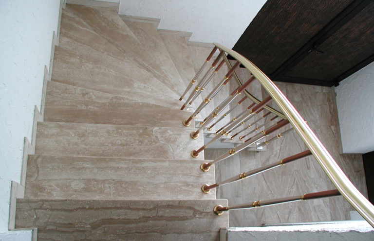 schody włoski marmur
