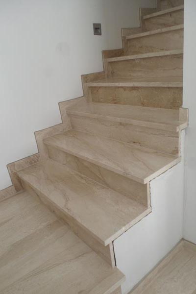 marmurowe schody