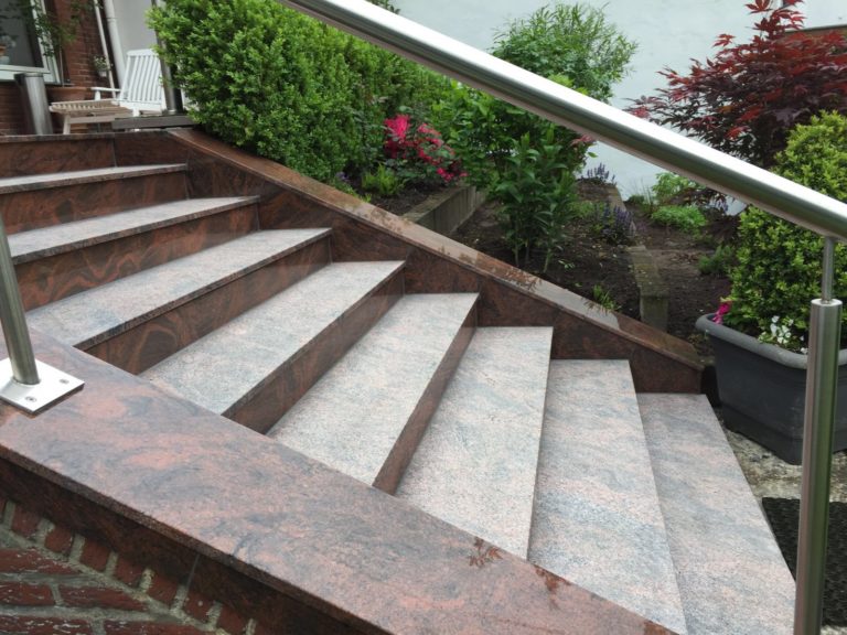 schody czerwony granit